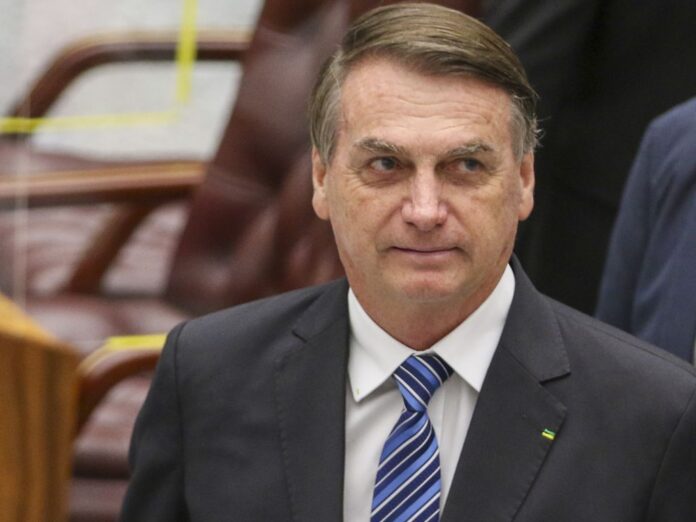 O presidente da República, Jair Bolsonaro,participa de cerimônia de posse dos desembargadores Messod Azulay Neto e Paulo Sérgio Domingues, como ministros do Superior Tribunal de Justiça (STJ).