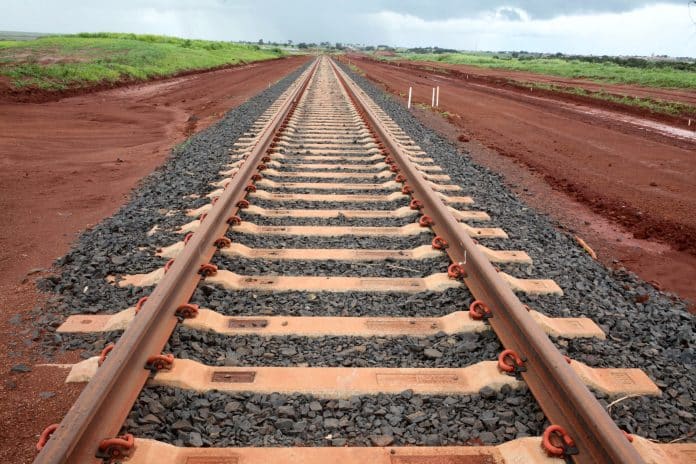 Obras de implantação do Polo de Cargas do Sudoeste de Goiás ferrovia, trem, trens