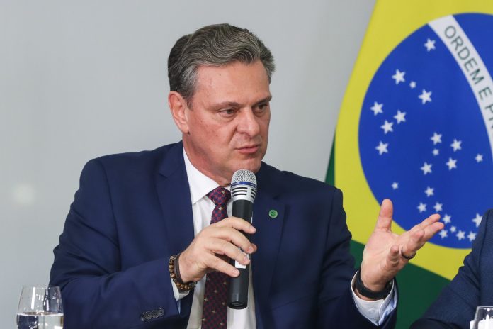 Brasília, (DF) – 24/11/2023 - O presidente Luiz Inácio Lula da Silva, reune-se com o ministro da Agricultura, Carlos Fávaro. Foto Valter Campanato/Agência Brasil. Ministro da Agricultura, Carlos Fávaro.