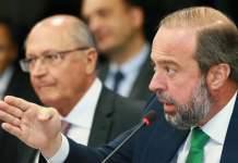 Fundo de transição energética será discutido já na próxima reunião do CNPE Ministro de Minas e Energia, Alexandre Silveira (PSD), em reunião do CNPE, para discutir sobre a politica energética brasileira. No lado direito, está o vice-presidente da República, Geraldo Alckimin (PSB). Foto: