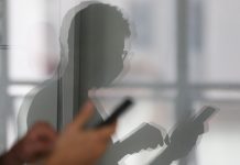 CADE debate concorrência em sistemas operacionais móveis