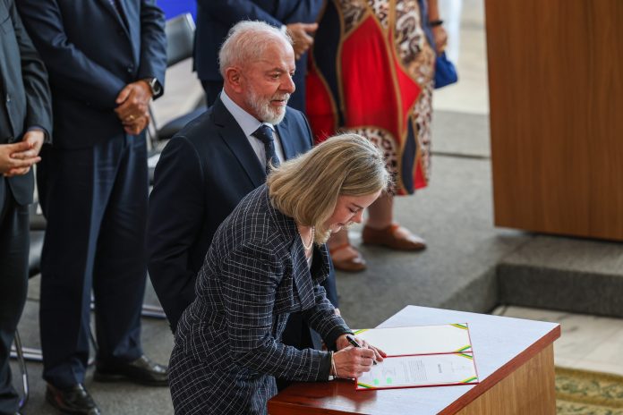 Posse de novos ministros