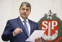 Tarcísio lidera disputa em São Paulo, aponta o instituto Paraná Tarcísio ganha força na política e no mercado