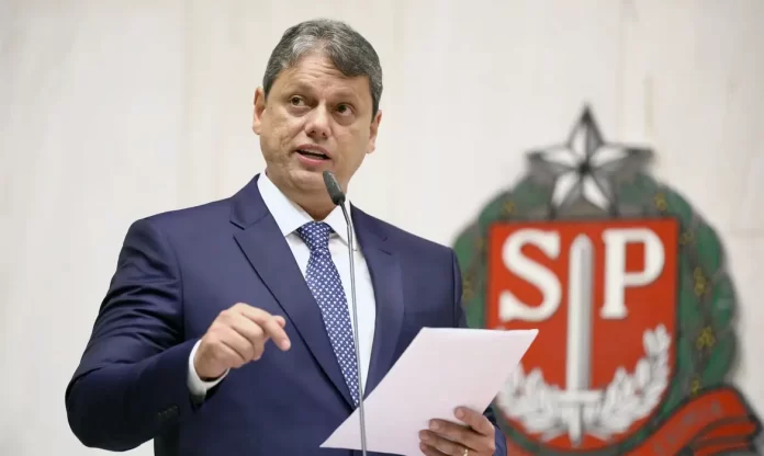 Tarcísio ganha força na política e no mercado