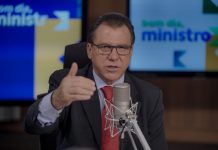 Comércio e Serviços pressionam governo por solução sobre trabalho em feriados Brasília (DF), 13/09/2023, O ministro do Trabalho, Luiz Marinho, durante entrevista ao programa Bom dia, Ministro, nos estúdios da EBC.