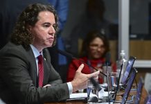 Senado debate projeto que endurece penas para empresas que deixam de pagar impostos