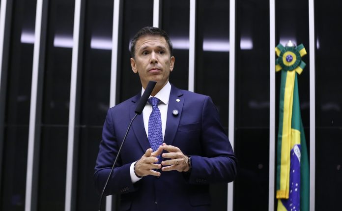 Possível extinção do Programa Emergencial de Retomada do Setor de Eventos -- Perse. Dep. Felipe Carreras (PSB - PE). Foto: Kayo Magalhães/Câmara dos Deputados.