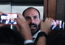 Conselho de Ética recebe 20 pedidos de abertura de processos contra 11 deputados Brasília (DF) 19/11/2024 Deputado Eduardo Bolsonaro durante entrevista a imprensa. Foto Lula Marques/ Agência Brasil