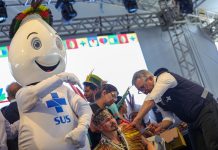 Anvisa aprova vacina contra Chikungunya desenvolvida pelo Instituto Butantan Brasília (DF) 09/04/2025 O ministro da Saúde, Alexandre Padilha, vacina indígenas durante a plenária de saúde indígena no Acampamento Terra Livre