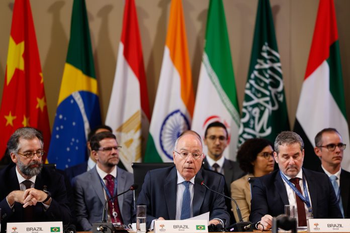 Rio de Janeiro (RJ), 28/04/2025 – O ministro de Relações Exteriores do Brasil, Mauro Vieira, abre a Reunião de Chanceleres da presidência brasileira do BRICS, no Palácio do Itamaraty.