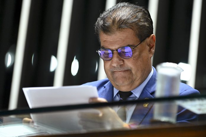 Plenário do Senado Federal durante sessão deliberativa ordinária. Ordem do dia. Na pauta, PEC 37/2022, que inclui guardas municipais e agentes de trânsito no sistema de segurança pública. Mesa: senador Nelsinho Trad (PSD-MS).