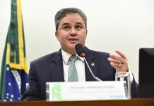 Efraim Filho é eleito presidente da Comissão Mista de Orçamento