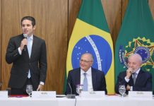 Análise: Governo Lula precisa melhorar a relação com o Congresso Reunião para Anúncio do Envio do Projeto de Lei de Ampliação da isenção do Imposto de Renda ao Congresso Nacional. Presidente da Câmara dos Deputados, Hugo Motta (REPUBLICANOS - PB); Vice-presidente da República, Geraldo Alckmin e Presidente da República, Luis Inácio Lula da Silva.