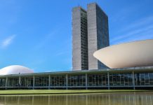 Congresso tem três meses para mudar regras eleitorais Brasília - 22.05.2023 - Foto da Fachada do Congresso Nacional, em Brasília. Senado adia discussão do fim da reeleição no Executivo