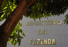 Em agosto, “Tesouro Selic” representou 53,1% dos aportes no Tesouro Direto Fachada do Ministério da Fazenda, atualmente liderado pelo ministro Fernando Haddad. Propag é regulamentado