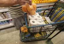 Confiança do consumidor cresce em abril com expectativa de melhora na economia, aponta FGV Supermercado, consumidor, mercado, compras