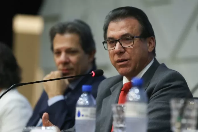 Brasília (DF), 31-05-2023 - O Advogado-Geral da União, Jorge Rodrigo Messias, a Procuradora-Geral da Fazenda Nacional, Anelize Lenzi, o Ministro da Fazenda, Fernando Haddad, e o Ministro do Trabalho e Emprego, Luiz Marinho, participam da abertura do 7 Brasília (DF), 31-05-2023 - O Advogado-Geral da União, Jorge Rodrigo Messias, a Procuradora-Geral da Fazenda Nacional, Anelize Lenzi, o Ministro da Fazenda, Fernando Haddad, e o Ministro do Trabalho e Emprego, Luiz Marinho, participam da abertura do 7º Congresso Anual do Contencioso Tributário da Procuradoria-Geral da Fazenda Nacional (PGFN) e do Fundo de Garantia do Tempo de Serviço (FGTS),