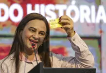 Bolsa Família evitou mais de 700 mil mortes em 15 anos, aponta estudo Brasília (DF), 20/10/2023 - A ex-beneficiária do Bolsa Família, Raquel Lima Clemente, durante cerimônia comemorativa dos 20 anos de criação do programa Bolsa Família, no Ministério do Desenvolvimento e Assistência Social, Família e Combate à Fome (MDS).