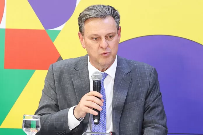 Plano Safra 2024/2025. Brasília (DF), 03/07/2024 - Ministro da Agricultura Carlos Fávaro durante entrevista coletiva após cerimônia de lançamento do Plano Safra 2024/2025.