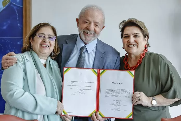 Lula empossa nova ministra das Mulheres Brasília (DF), 05/05/2025 - Presidente da República, Luiz Inácio Lula da Silva, durante nomeação e posse de Márcia Helena Carvalho Lopes como Ministra de Estado das Mulheres, realizado no Palácio do Planalto.
