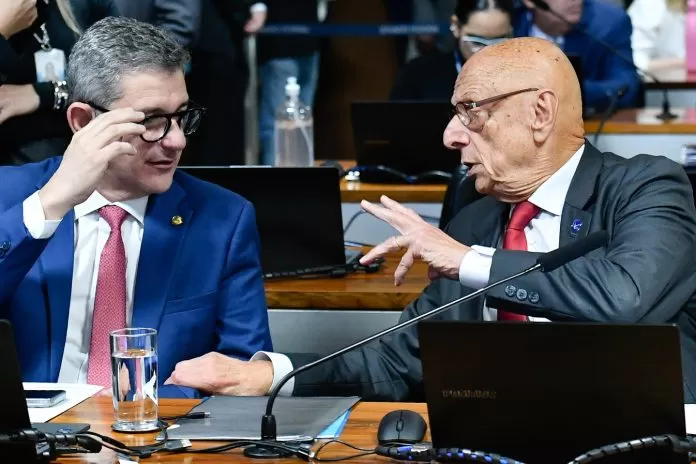 Senadores Rogério Carvalho (PT-SE) e Esperidião Amin (PP-SC).