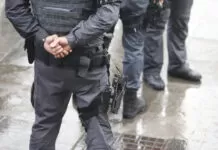 Comissão aprova PEC da Segurança Pública com mudanças em competências federativas São Paulo (SP), 05/12/2024 -ato contra violência policial, concentração em frente ao teatro municipal de são paulo, praça Ramos de Azevedo .segurança