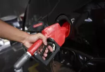 Após nova operação no setor de combustíveis, Haddad cobra andamento do PL do Devedor Contumaz Brasília (DF), 06/06/2024 - Consumidores fazem fila em posto de combustíveis durante o Dia Livre de Impostos