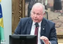 É o momento da Câmara discutir fim da jornada 6×1, diz presidente da CCJC Dep. Paulo Azi (UNIÃO - BA).