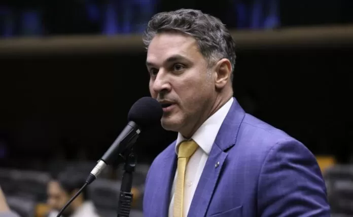 Líder da oposição, deputado Zucco. Foto: Kayo Magalhães/Câmara dos Deputados Líder da oposição, deputado Zucco.