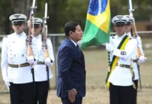 Hamilton Mourão nega participação em reuniões de trama golpista O então vice-presidente da República Hamilton Mourão, participa da cerimônia militar alusiva ao Dia do Aviador e Dia da Força Aérea Brasileira (FAB)