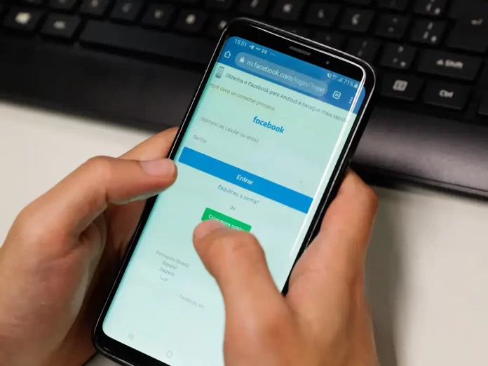 uso_de_redes_sociais_em_telefones_smartphone_ffraz_abr_290620213650 Facebook, rede social, redes sociais