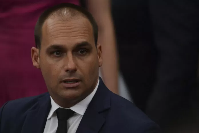 Cerimônia de diplomação de Bolsonaro Eduardo Bolsonaro na cerimônia de diplomação do presidente eleito, Jair Bolsonaro, no TSE.