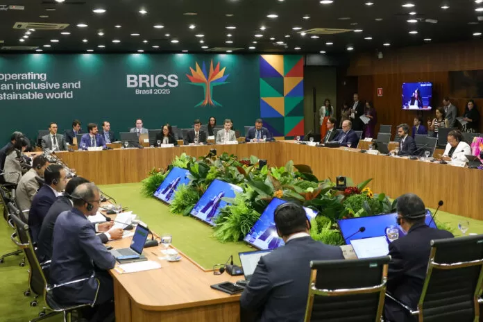 Brasília (DF) 02/06/2025 A ministra das Comunicações interina, Sônia Faustino, coordena reunião ministerial do Grupo de Trabalho do BRICS sobre Tecnologias da Informação e Comunicação (TICs).