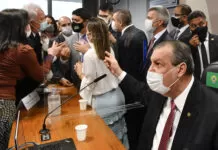 Partidos começam a definir membros da CPMI do INSS Senador Omar Aziz (PSD-AM) preside CPMI da Covid-19, em 2021.