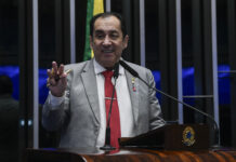 Kajuru: deputados têm bons motivos para aprovarem PEC do fim da reeleição Plenário do Senado Federal durante sessão deliberativa ordinária. Período do Expediente. À tribuna, em discurso, senador Jorge Kajuru (PSB-GO).