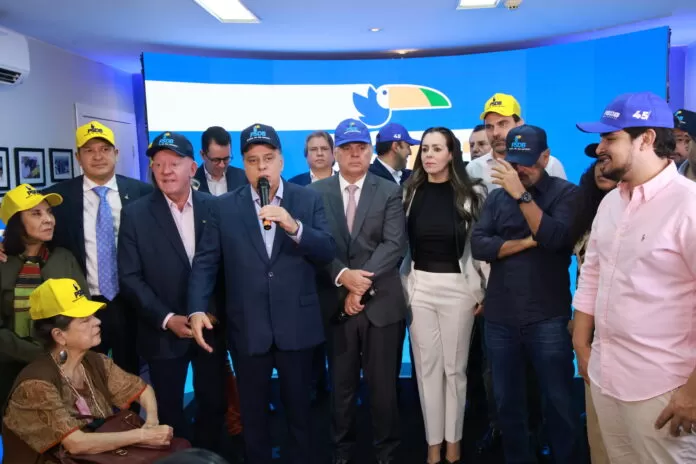 Membros da Executiva Nacional do PSDB durante convenção.