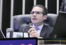 Câmara aprova urgência para PDL que susta aumento do IOF e pressiona governo Hugo Motta, Câmara