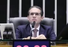 Consolidando a derrota do governo, Congresso derruba decreto do IOF Hugo Motta, câmara dos deputados, legislativo