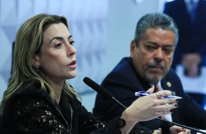 Brasília (DF), 10/06/2025 - CPI do Senado que investiga irregularidades no setor de apostas online (CPI das Bets) durante leitura do relatório final dos trabalhos. O parecer foi elaborado pela senadora Soraya Thronicke. (Obs: Foi pedido vistas coletiva).