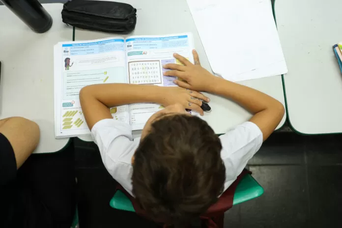 Rio de Janeiro (RJ), 04/06/2025 – Alunos em sala de aula no Centro Integrado de Educação Pública (CIEP) 001, no Catete, na zona sul da capital fluminense.