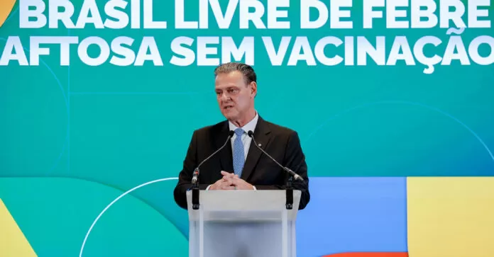 Paris, 06/06/2025 - Ministro da Agricultura, Carlos Fávaro, durante cerimônia de certificação do Brasil como país livre de febre aftosa sem vacinação pela Organização Mundial de Saúde Animal (OMSA).