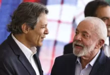 Análise: Futuro político de Fernando Haddad Brasília (DF), 01/07/2025 - O ministro da Fazenda, Fernando Haddad, e o presidente Luiz Inácio Lula da Silva participam do lançamento do Plano Safra 2025/26, no Palácio do Planalto.