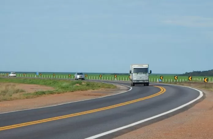 BR-163, rodovia, estrada, caminhão, caminhões, Lucas do Rio Verde