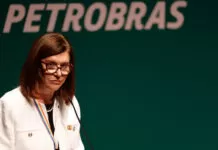Petrobras prevê aproximação da autossuficiência em diesel até 2029 Rio de Janeiro (RJ) 19/06/2024 – O presidente da República, Luiz Inácio Lula da Silva, na cerimônia de posse da presidente da Petrobras, Magda Chambriard, no Cenpes.