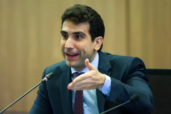 Brasília (DF) 26/06/2025 O presidente do BC, Gabriel Galípolo, durante coletiva para comentar o Relatório de Política Monetária do 2ª trimestre pix