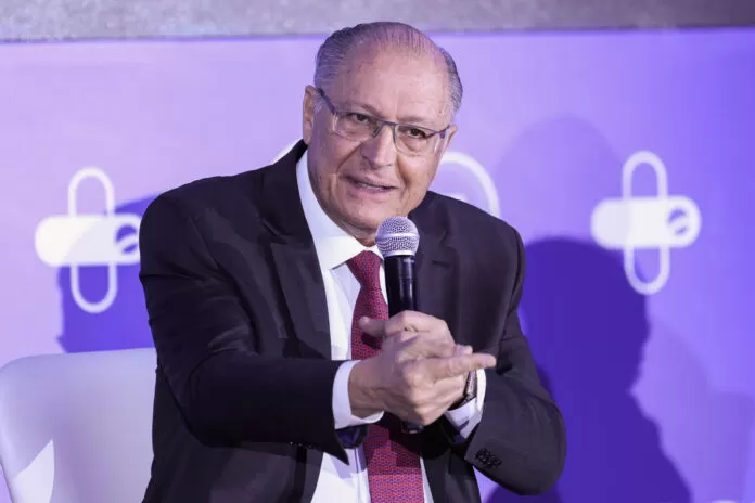 Brasília (DF), 06/08/2025 - O vice-presidente da República e ministro do Desenvolvimento, Indústria, Comércio e Serviços, Geraldo Alckmin, participa da abertura do 4º Fórum Saúde