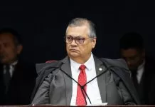 Dino esclarece que decisão alcança tribunais estrangeiros, mas não internacionais Sessão da Primeira Turma do STF - 11/02/2025 Ministro Flávio Dino durante a sessão da Primeira Turma do STF.