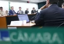 Câmara aprova urgência de projeto que isenta IR até R$ 5 mil 16/07/2025 - Comissão Especial PL 1087/25 - Redução do Imposto Renda Discussão e votação do parecer do relator. Dep. Arthur Lira (PP - AL) e Dep. Rubens Pereira Júnior (PT - MA)
