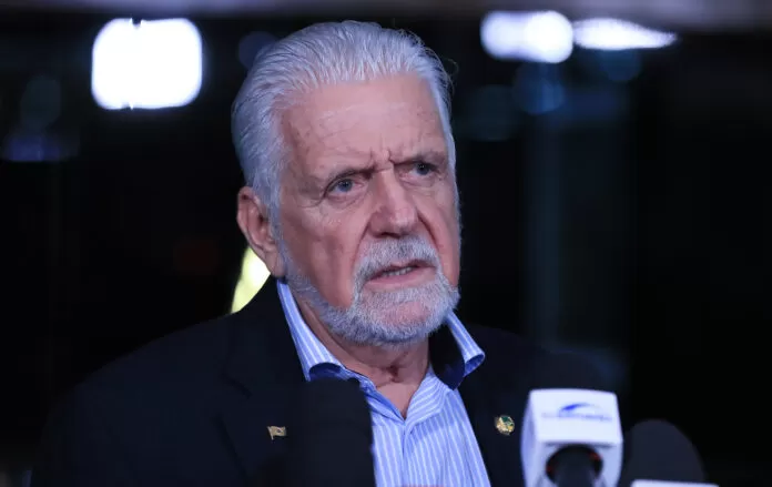 Brasília (DF) 20/06/2024 Senador Jaques Wagner durante coletiva após reunião de líderes no Senado.