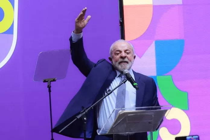 Brasília (DF), 29/09/2025 – O presidente Luiz Inácio Lula da Silva participa da cerimônia de abertura da 5ª conferência nacional de políticas para as mulheres. licença-maternidade